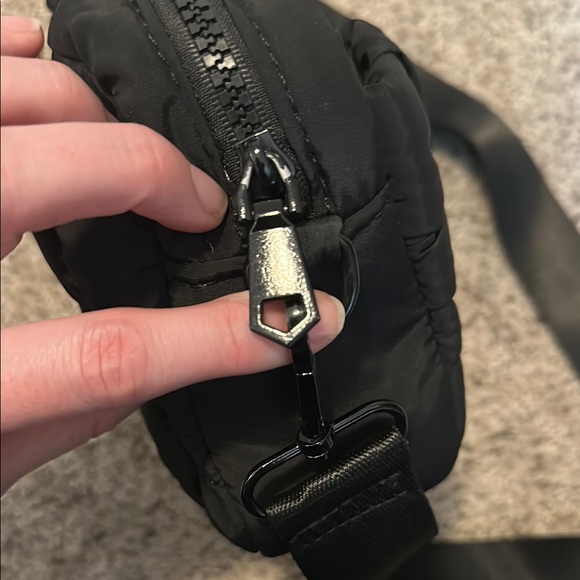 Sol and Selene black puffy camera bag - Picture 5 of 5